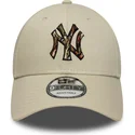 new-era-curved-brim-9forty-camo-infill-new-york-yankees-mlb-beige-adjustable-cap