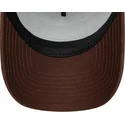 lippikset-kaareva-ruskea-saadettava-nauha-9forty-e-frame-patch-suede-new-era