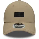 lippikset-kaareva-beige-saadettava-nauha-9forty-m-crown-sport-new-era