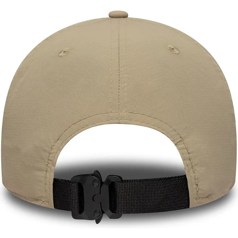 lippikset-kaareva-beige-saadettava-nauha-9forty-m-crown-sport-new-era
