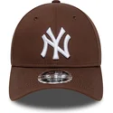lippikset-kaareva-ruskea-snapback-9forty-m-crown-new-york-yankees-mlb-new-era