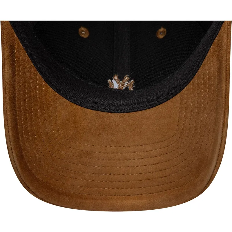 lippikset-kaareva-ruskea-saadettava-nauha-9twenty-suede-new-york-yankees-mlb-new-era