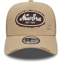 lippikset-kaareva-rekka-ruskea-snapback-a-frame-oval-canvas-distress-new-era