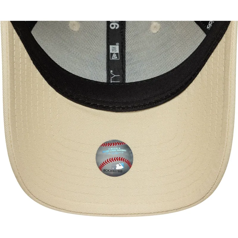 cap-kaareva-beige-adjustable-strap-9forty-metallic-new-york-yankees-mlb-new-era