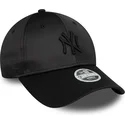 lippikset-kaareva-musta-snapback-9forty-satin-new-york-yankees-mlb-new-era