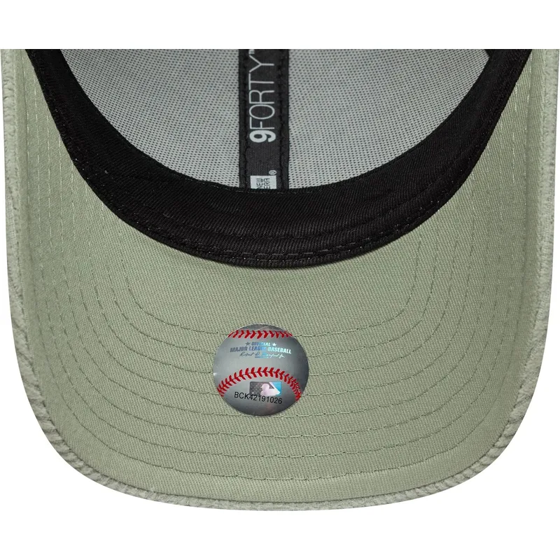 cap-kaareva-green-adjustable-strap-claro-9forty-m-crown-pastel-cord-new-york-yankees-mlb-new-era