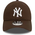 new-era-curved-brim-9twenty-league-essential-new-york-yankees-mlb-brown-adjustable-cap