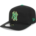lippikset-kaareva-musta-snapback-19twenty-saint-patrick-s-day-new-york-yankees-mlb-new-era