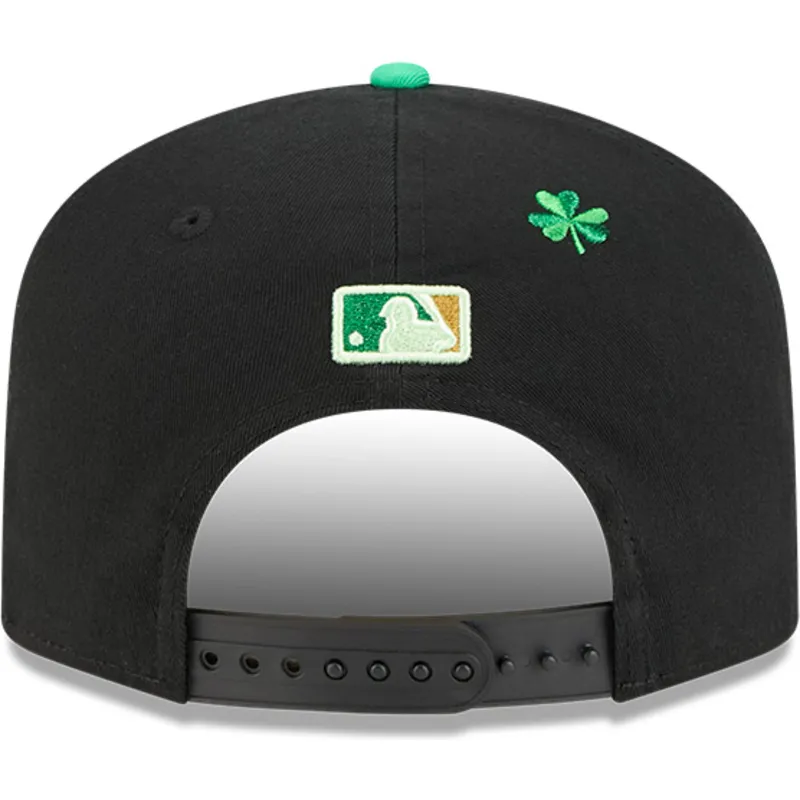 lippikset-kaareva-musta-snapback-19twenty-saint-patrick-s-day-new-york-yankees-mlb-new-era