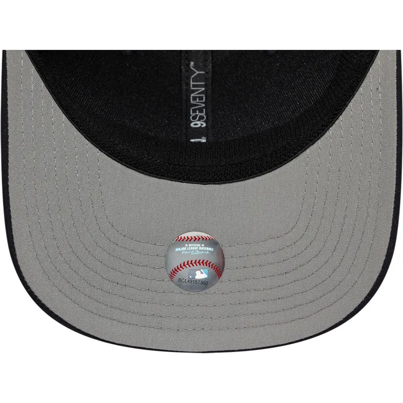lippikset-kaareva-rekka-laivastonsininen-snapback-9seventy-stretch-snap-circle-spring-training-new-york-yankees-mlb-new-era