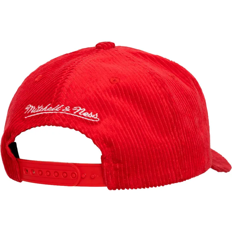 lippikset-kaareva-punainen-snapback-arch-stamp-pro-chicago-bulls-nba-mitchell-ness