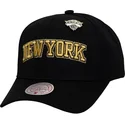 lippikset-kaareva-musta-snapback-pinned-gold-pro-new-york-knicks-nba-mitchell-ness