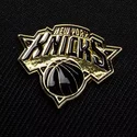 lippikset-kaareva-musta-snapback-pinned-gold-pro-new-york-knicks-nba-mitchell-ness