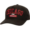lippikset-kaareva-musta-snapback-shady-suede-pro-chicago-bulls-nba-mitchell-ness