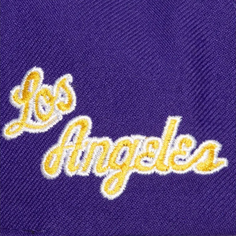 lippikset-kaareva-violetti-snapback-team-script-20-pro-los-angeles-lakers-nba-mitchell-ness