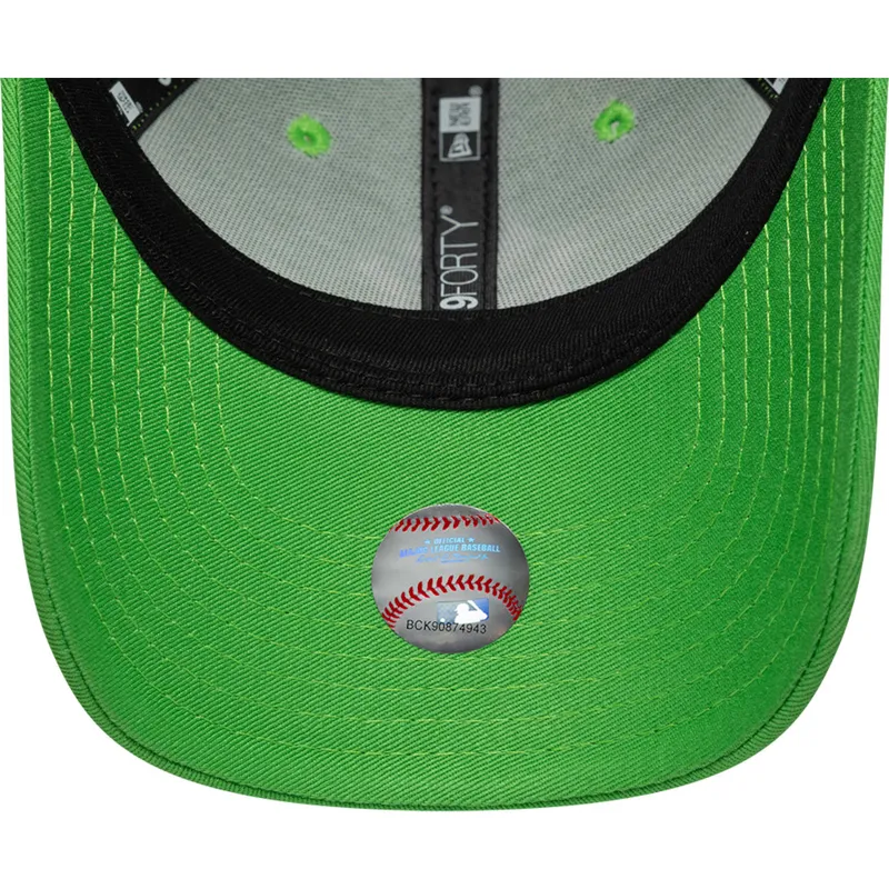 lippikset-kaareva-vihrea-saadettava-nauha-lapsille-9forty-essential-new-york-yankees-mlb-new-era lippikset-kaareva-vihrea-saadettava-nauha-lapsille-9forty-essential-new-york-yankees-mlb-new-era