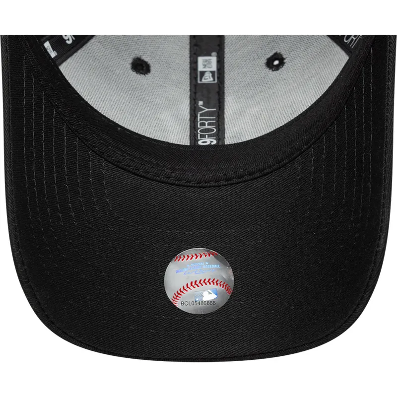 lippikset-kaareva-musta-saadettava-nauha-lapsille-9forty-icon-new-york-yankees-mlb-new-era