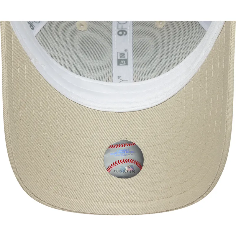 cap-kaareva-beige-adjustable-strap-lapsille-9forty-homefield-new-york-yankees-mlb-new-era cap-kaareva-beige-adjustable-strap-lapsille-9forty-homefield-new-york-yankees-mlb-new-era