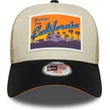 lippikset-kaareva-rekka-beige-snapback-lapsille-a-frame-location-patch-new-era