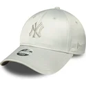 cap-kaareva-green-adjustable-strap-9forty-bow-back-satin-new-york-yankees-mlb-new-era