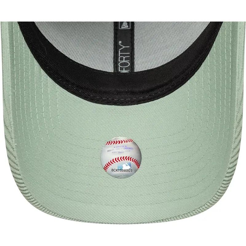 cap-kaareva-green-adjustable-strap-9forty-mini-cord-new-york-yankees-mlb-new-era cap-kaareva-green-adjustable-strap-9forty-mini-cord-new-york-yankees-mlb-new-era