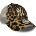 lippikset-kaareva-rekka-leopardi-snapback-9forty-m-crown-a-frame-leopard-new-york-yankees-mlb-new-era