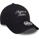 lippikset-kaareva-laivastonsininen-saadettava-nauha-9twenty-aspire-to-retire-slogan-new-era