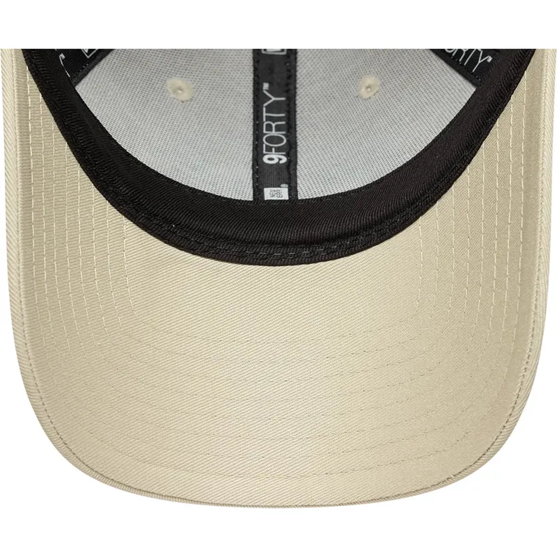 cap-kaareva-beige-adjustable-strap-9forty-new-era cap-kaareva-beige-adjustable-strap-9forty-new-era