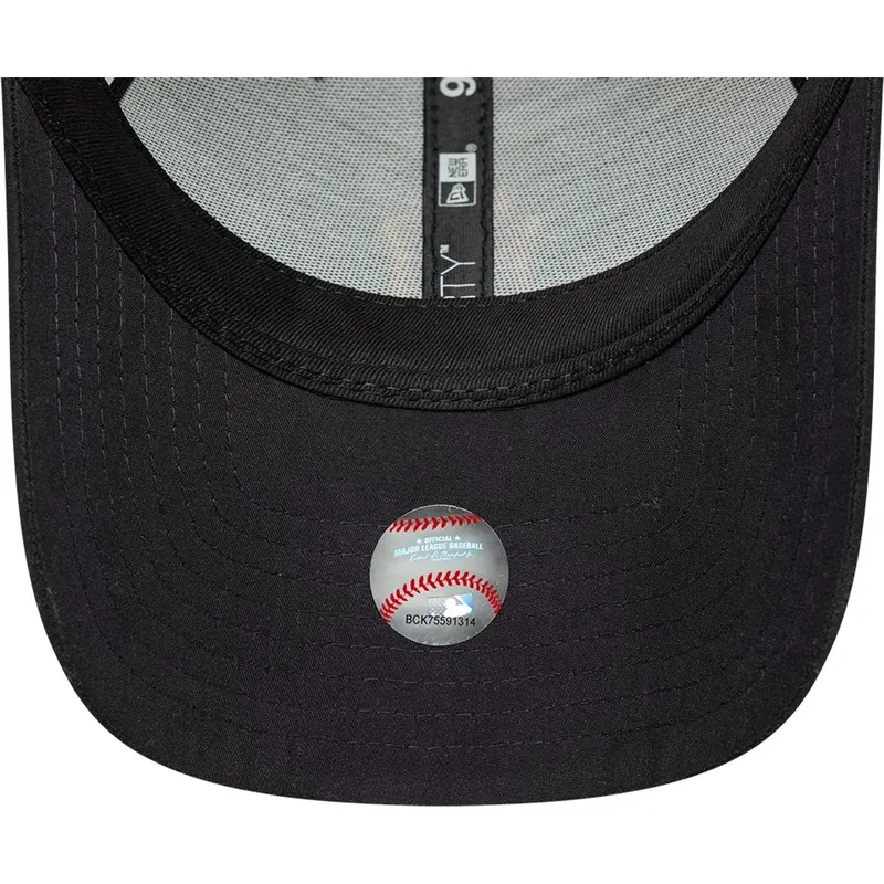 lippikset-kaareva-rekka-laivastonsininen-saadettava-nauha-9forty-homefield-midi-new-york-yankees-mlb-new-era lippikset-kaareva-rekka-laivastonsininen-saadettava-nauha-9forty-homefield-midi-new-york-yankees-mlb-new-era