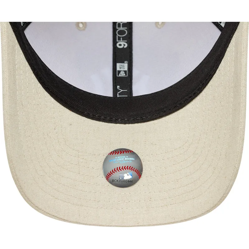 lippikset-kaareva-beige-snapback-9forty-m-crown-linen-new-york-yankees-mlb-new-era