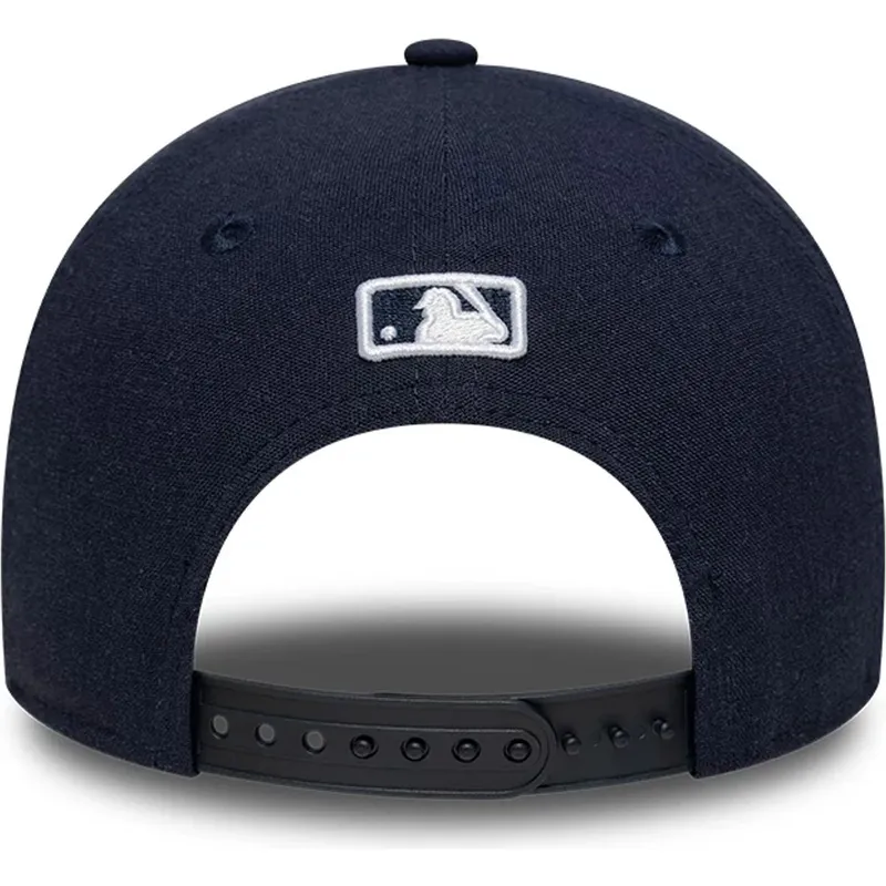 lippikset-kaareva-laivastonsininen-snapback-9forty-m-crown-linen-new-york-yankees-mlb-new-era