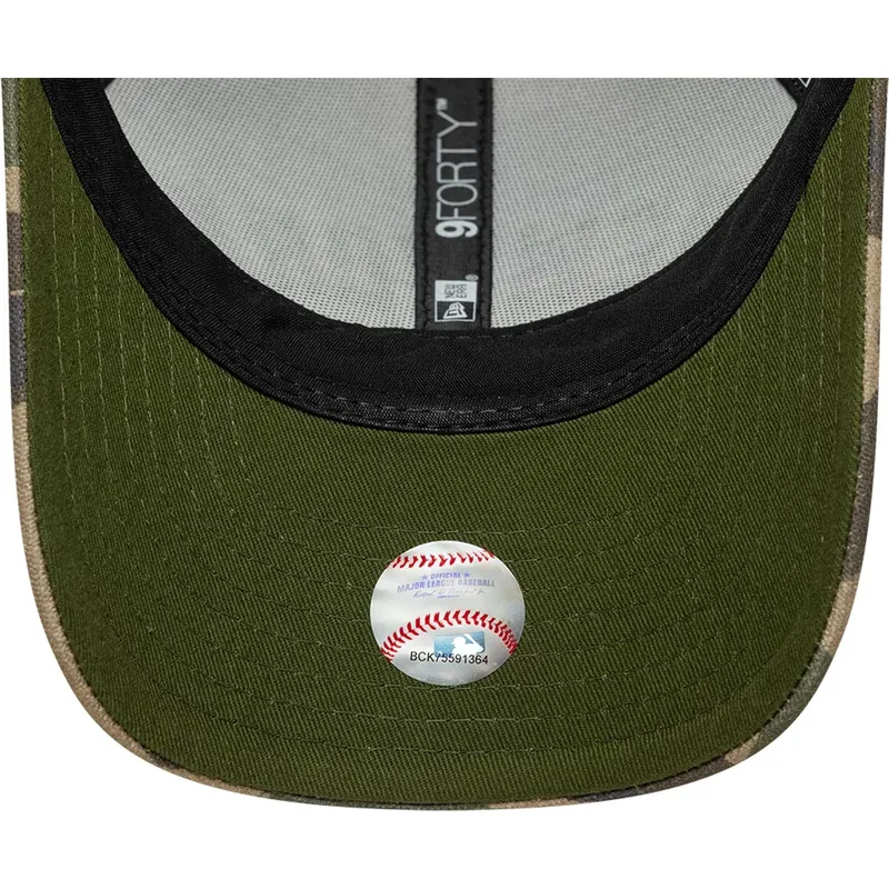 lippikset-kaareva-rekka-maastokuvio-snapback-9forty-m-crown-wordmark-new-york-yankees-mlb-new-era