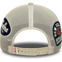 lippikset-kaareva-rekka-beige-snapback-9forty-m-crown-a-frame-multi-patch-new-era