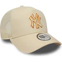 lippikset-kaareva-rekka-beige-snapback-a-frame-outline-new-york-yankees-mlb-new-era