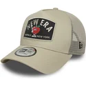 lippikset-kaareva-rekka-beige-snapback-a-frame-summer-patch-new-era