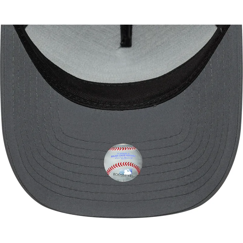 lippikset-kaareva-rekka-harmaa-snapback-a-frame-sport-new-york-yankees-mlb-new-era