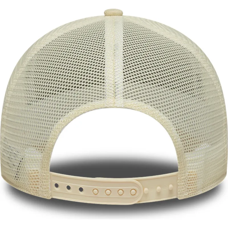 lippikset-kaareva-rekka-beige-snapback-a-frame-denim-leather-patch-new-era