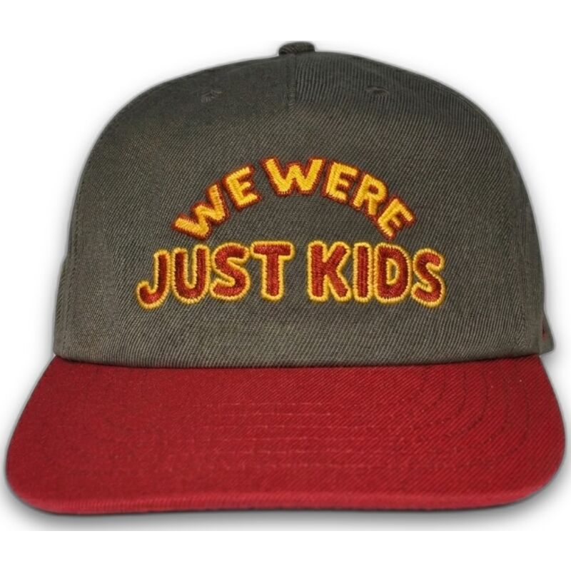 lippikset-kaareva-monivarinen-snapback-just-kids-the-retro-homenage lippikset-kaareva-monivarinen-snapback-just-kids-the-retro-homenage