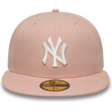 lippikset-littea-vaaleanpunainen-istuva-59fifty-league-essential-new-york-yankees-mlb-new-era