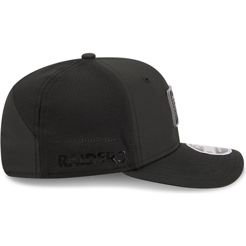 lippikset-kaareva-musta-snapback-9seventy-stretch-snap-training-pack-2026-las-vegas-raiders-nfl-new-era