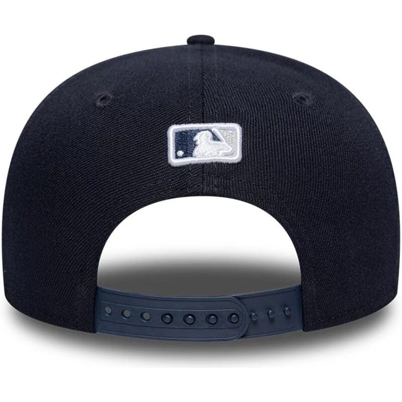 lippikset-kaareva-laivastonsininen-snapback-9seventy-stretch-snap-player-replica-new-york-yankees-mlb-new-era