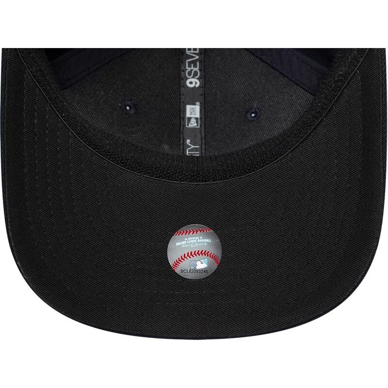 lippikset-kaareva-laivastonsininen-snapback-9seventy-stretch-snap-player-replica-new-york-yankees-mlb-new-era