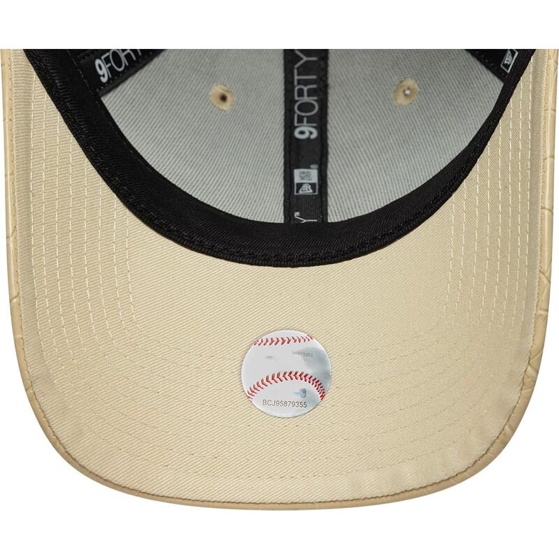 lippikset-kaareva-beige-saadettava-nauha-9forty-pu-pattern-new-york-yankees-mlb-new-era