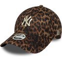 lippikset-kaareva-leopardi-saadettava-nauha-9forty-leopard-cosy-new-york-yankees-mlb-new-era