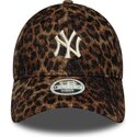 lippikset-kaareva-leopardi-saadettava-nauha-9forty-leopard-cosy-new-york-yankees-mlb-new-era