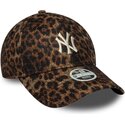 lippikset-kaareva-leopardi-saadettava-nauha-9forty-leopard-cosy-new-york-yankees-mlb-new-era