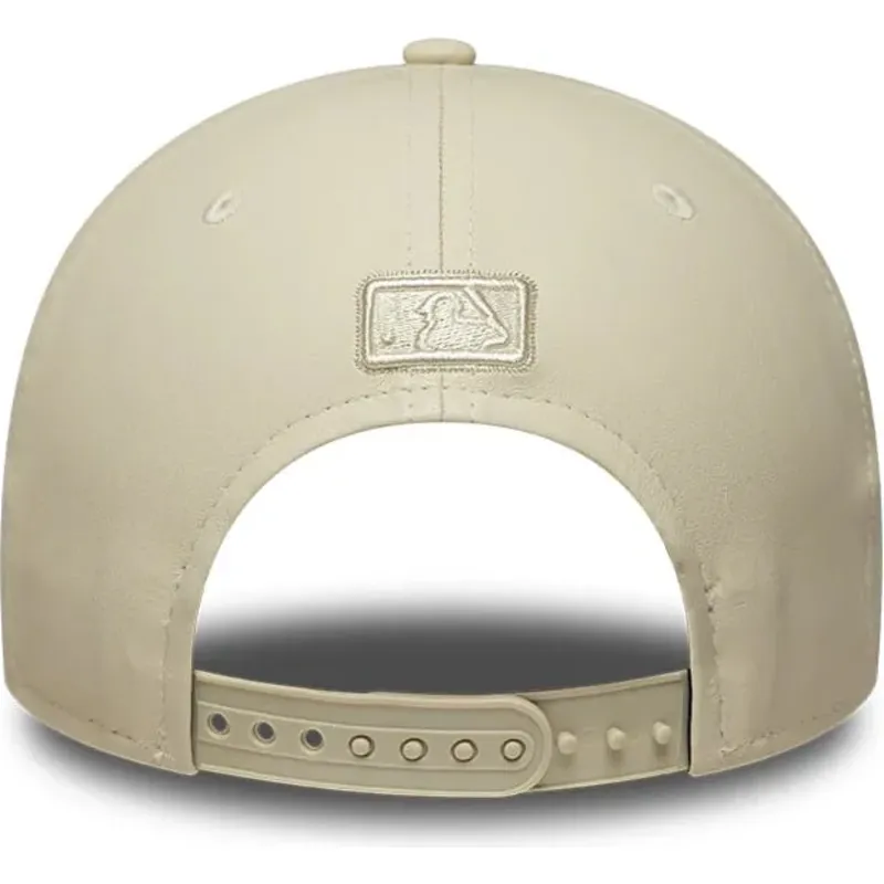 lippikset-kaareva-beige-snapback-9forty-m-crown-pu-diamante-los-angeles-dodgers-mlb-new-era lippikset-kaareva-beige-snapback-9forty-m-crown-pu-diamante-los-angeles-dodgers-mlb-new-era
