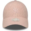 lippikset-kaareva-vaaleanpunainen-snapback-rosa-9forty-m-crown-winter-borg-new-york-yankees-mlb-new-era