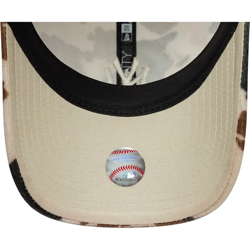 lippikset-kaareva-ruskea-saadettava-nauha-9twenty-animal-print-new-york-yankees-mlb-new-era