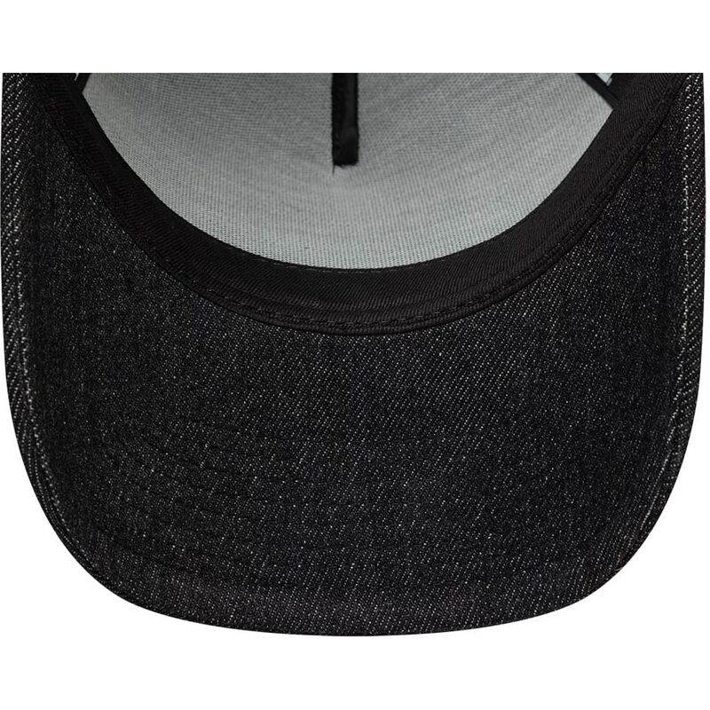 lippikset-kaareva-rekka-musta-snapback-a-frame-patch-denim-new-era